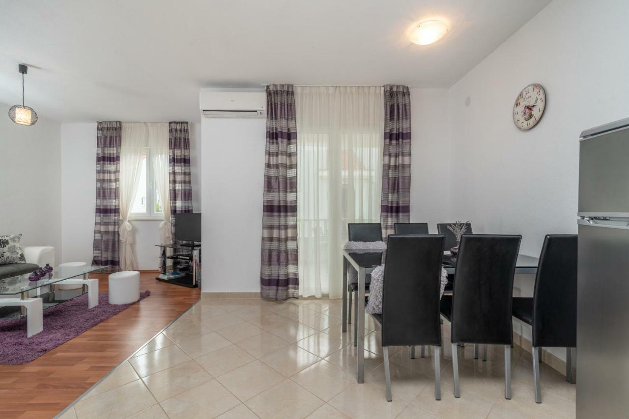 Apartments Villa Jelena Seget Vranjica Exterior photo